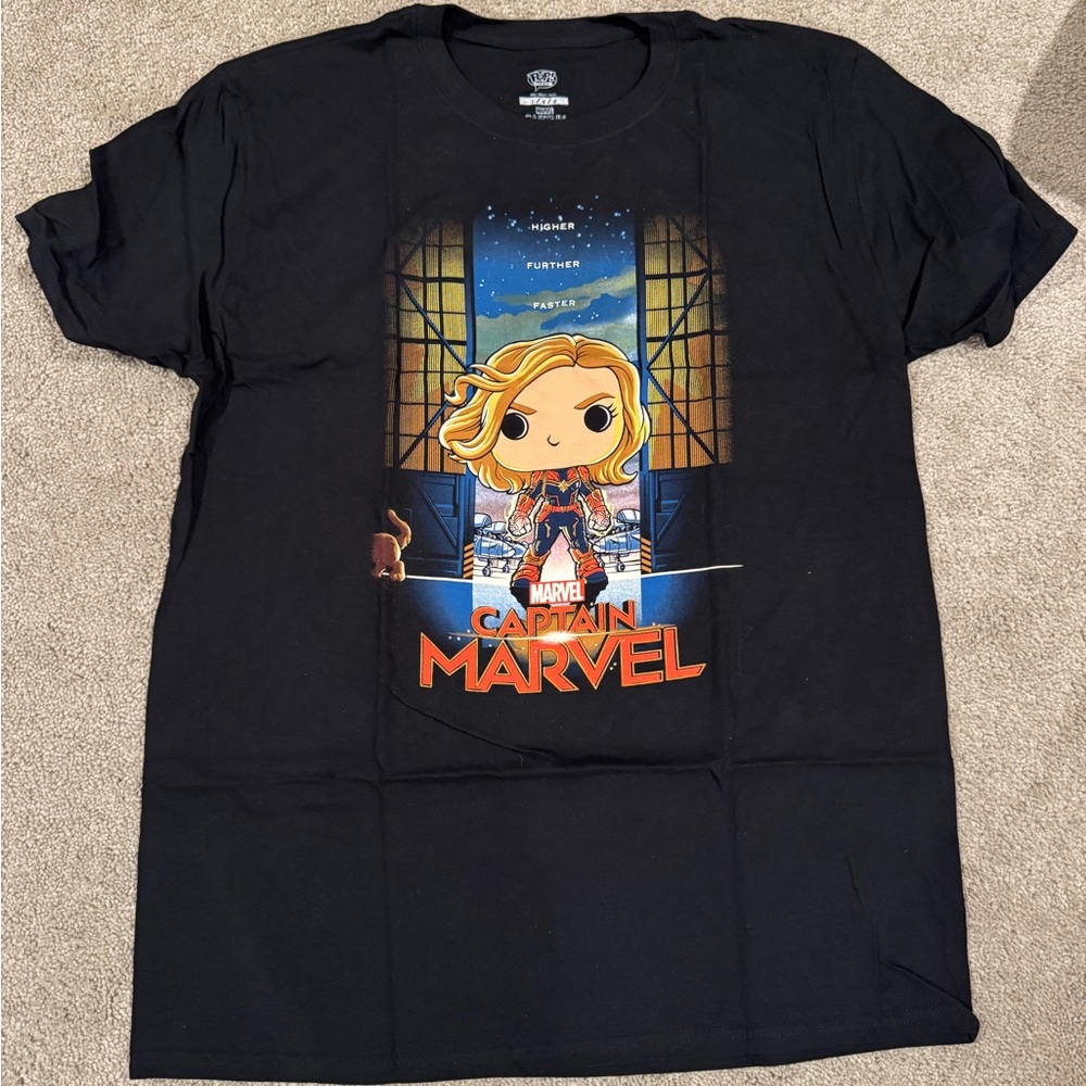 Funko Pop! Marvel Collectors Corp NEW Captain Marvel T-Shirt Size: L